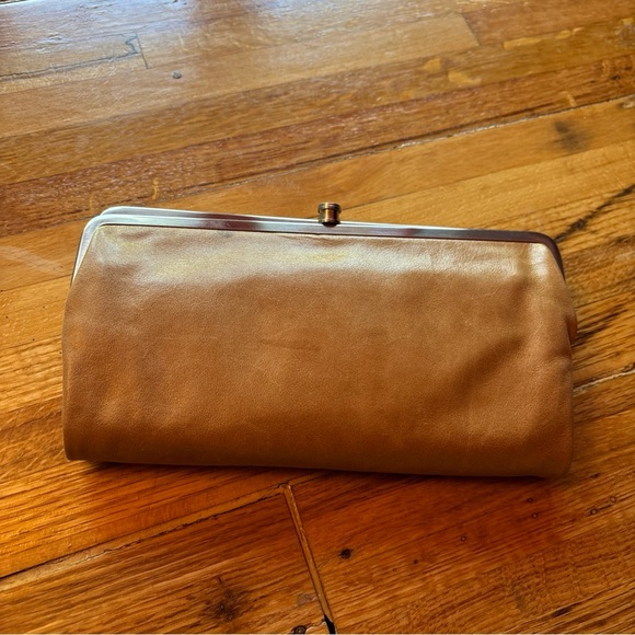Elegant Tan Leather Clutch - Picture 1 of 4